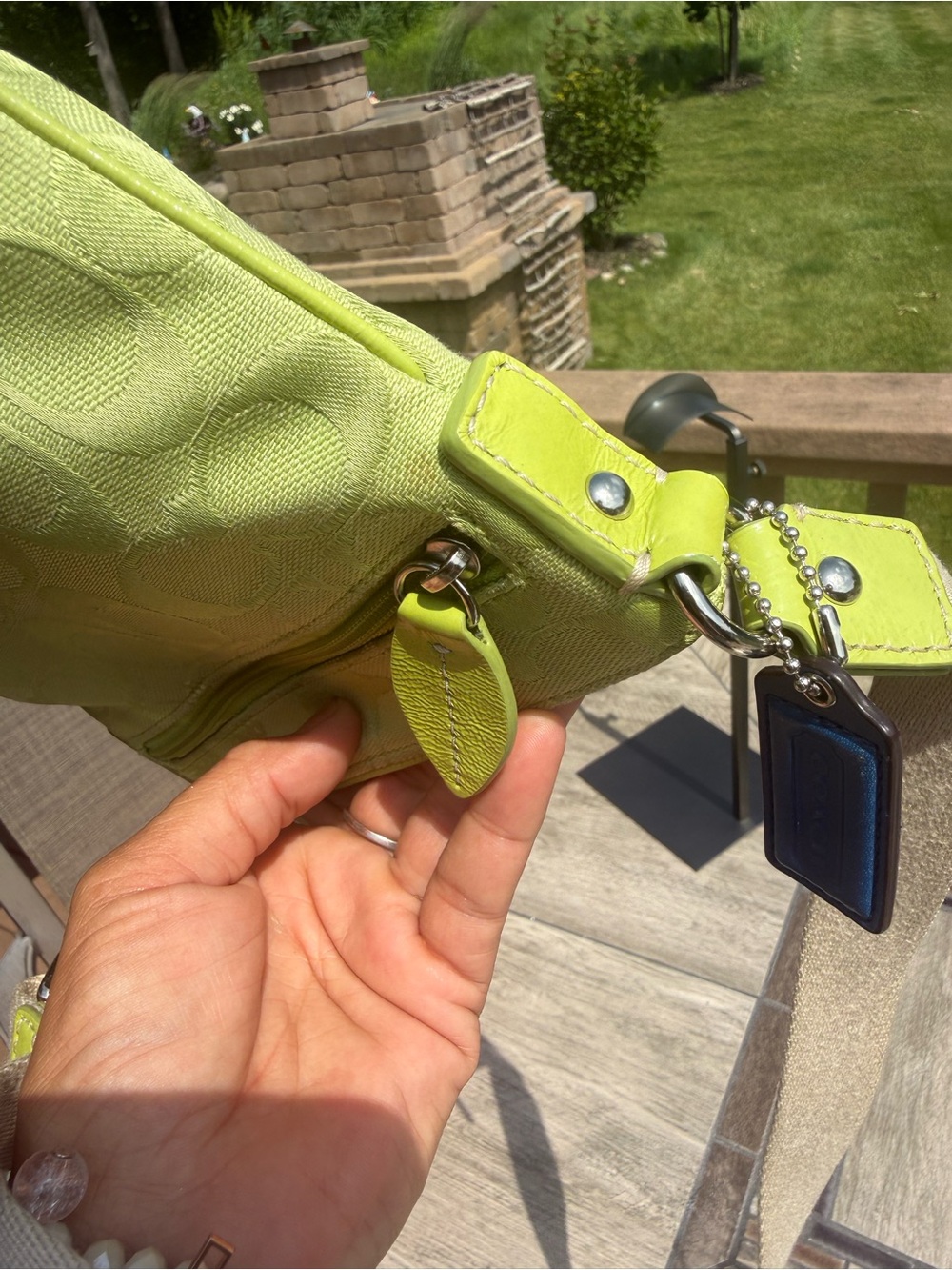 EUC Coach Signature Jacquard North-South Lime Green
Swingpack Crossbody Bag - Picture 7 of 13